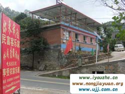 ���V�~(y��)һ�l�����(l��i)�����񸻿͘�(l��)��